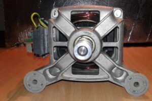 Máquina de lavar com problemas de motor? Aprenda a verificar o motor e solucionar falhas comuns de forma simples e rápida. Não perca tempo, confira agora! Como Saber Se Sua Máquina de Lavar Está com Problema no Motor